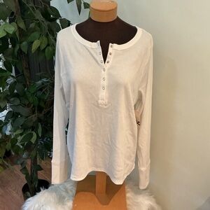 SO slim fit long sleeve pull over Henley white Woman’s juniors 2X